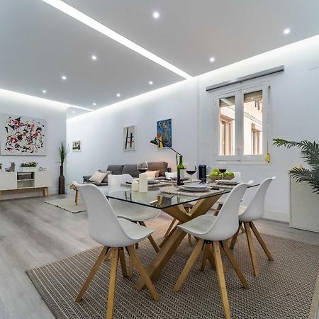 Modern Boutique Stay In The Heart Of Мадрид Экстерьер фото